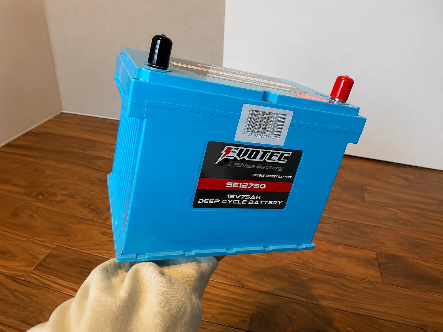 実際に使用しているEVOTECリチウムイオンバッテリー本体